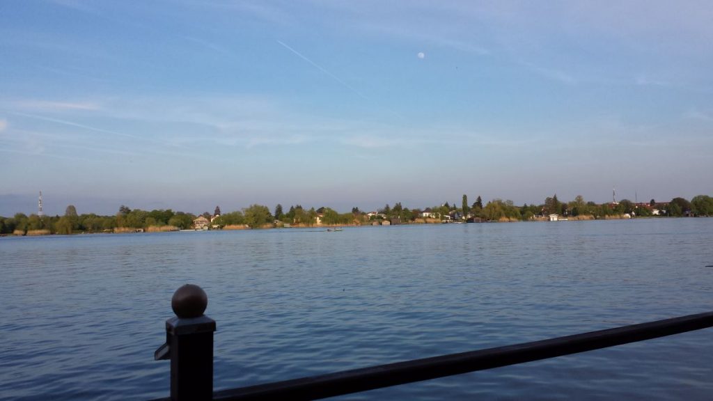 La o cafea, la Dolce Vita